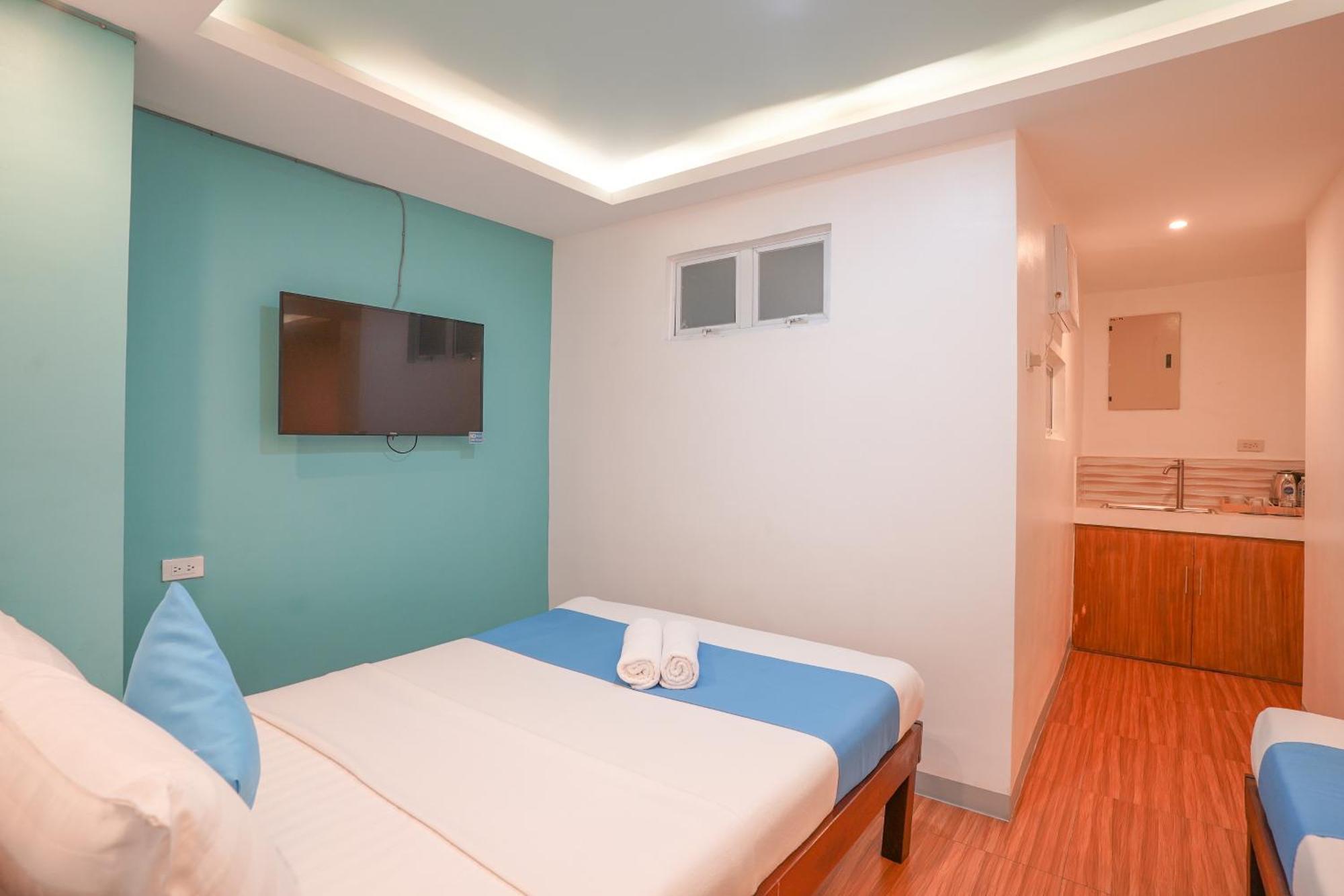 Arzo Hotel Premier Makati City Exterior foto